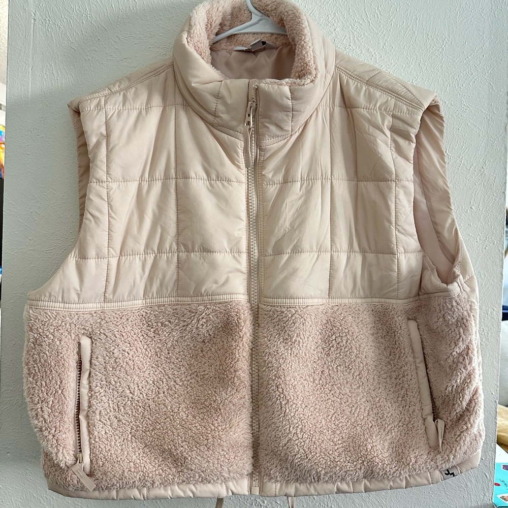 JoyLab Quilted Sherpa-Trim Puffer Vest in Pale Pink